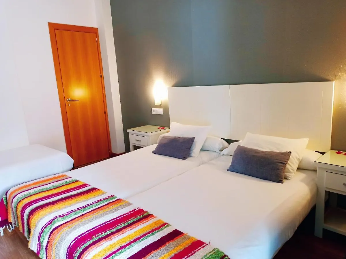 Hostal Boutique Los Geranios Del Pinar 토레몰리노스 0*,